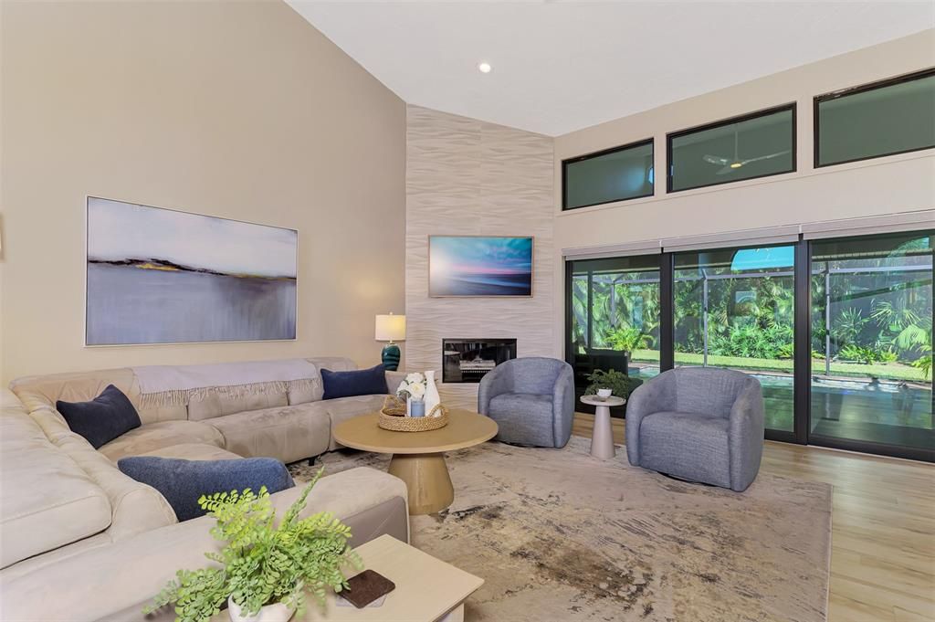 En Venta: $795,000 (3 camas, 2 baños, 2106 Pies cuadrados)
