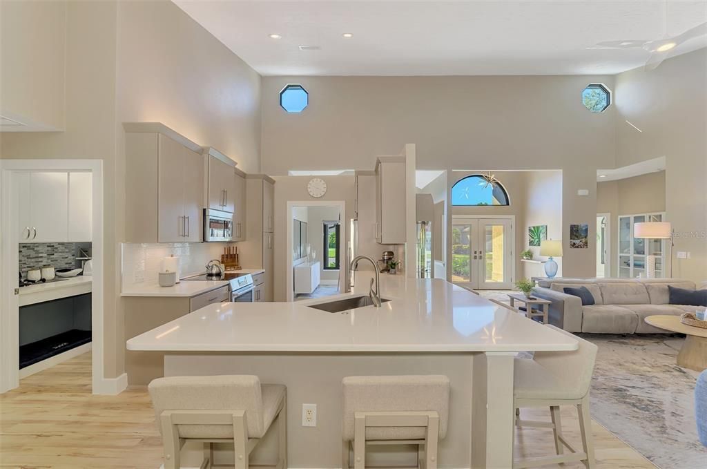 En Venta: $795,000 (3 camas, 2 baños, 2106 Pies cuadrados)