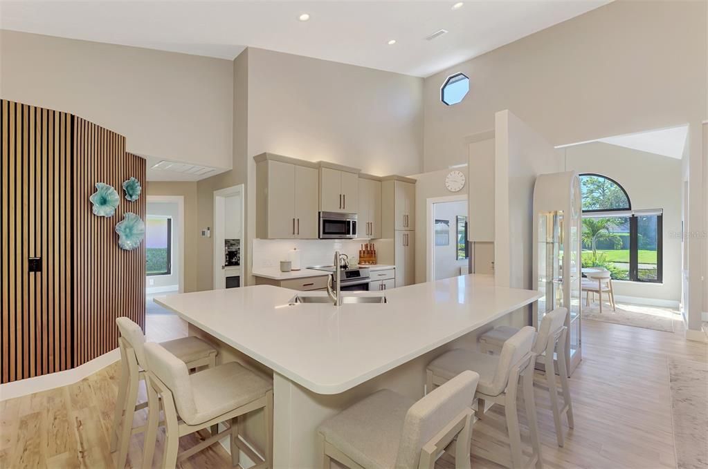 En Venta: $795,000 (3 camas, 2 baños, 2106 Pies cuadrados)