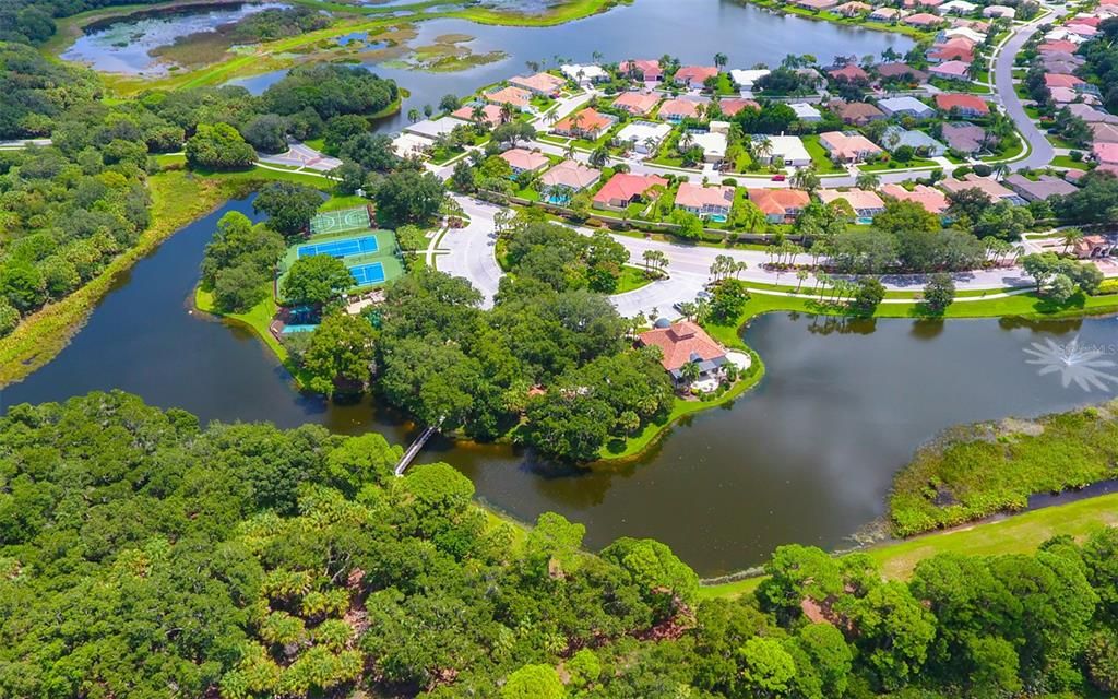 En Venta: $699,900 (3 camas, 2 baños, 2310 Pies cuadrados)