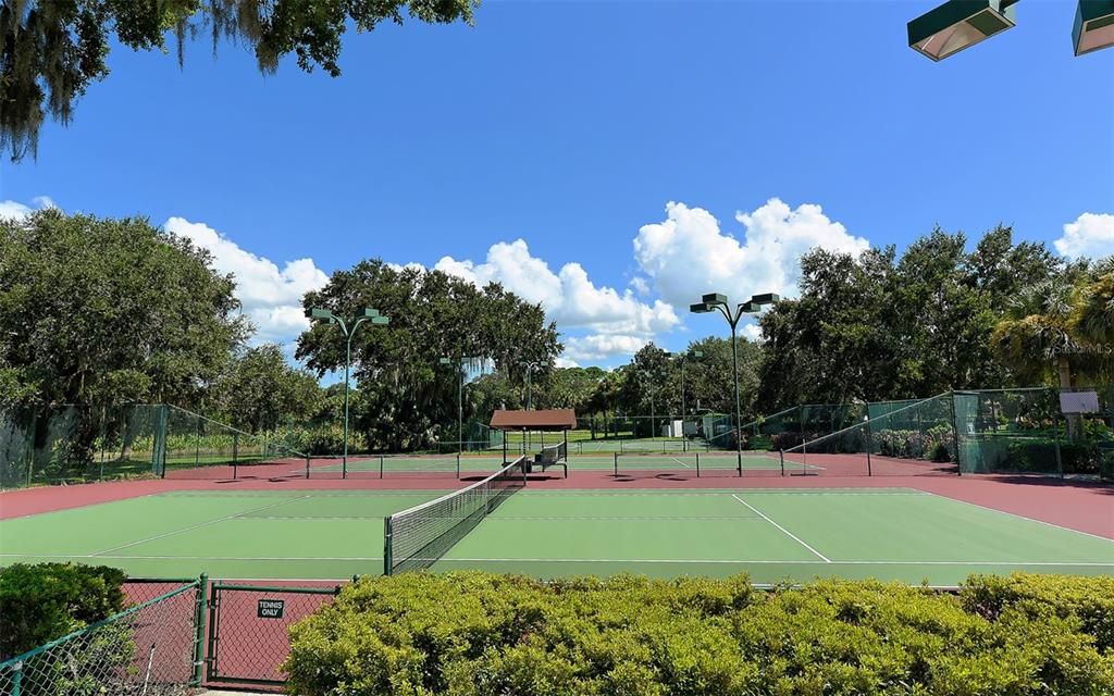 En Venta: $699,900 (3 camas, 2 baños, 2310 Pies cuadrados)