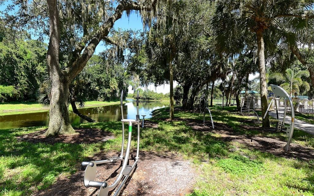En Venta: $699,900 (3 camas, 2 baños, 2310 Pies cuadrados)
