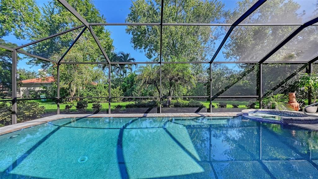 En Venta: $699,900 (3 camas, 2 baños, 2310 Pies cuadrados)