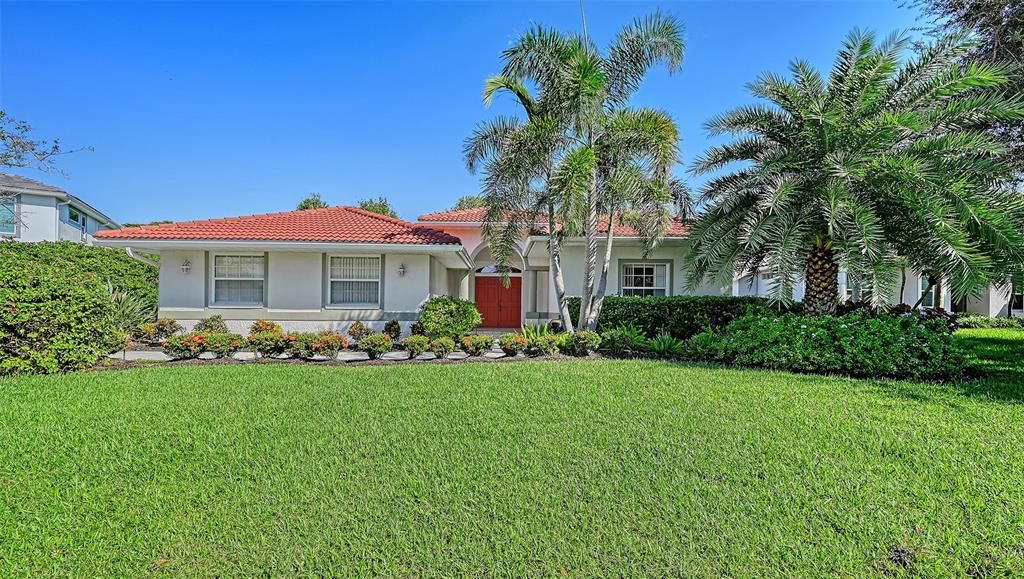 En Venta: $699,900 (3 camas, 2 baños, 2310 Pies cuadrados)