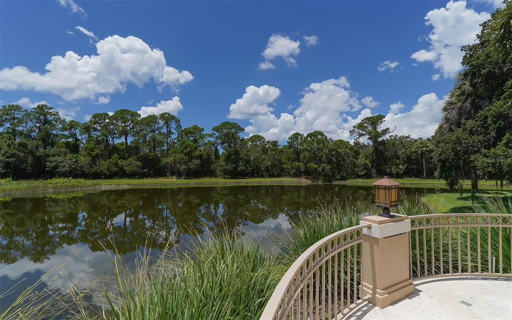 En Venta: $699,900 (3 camas, 2 baños, 2310 Pies cuadrados)