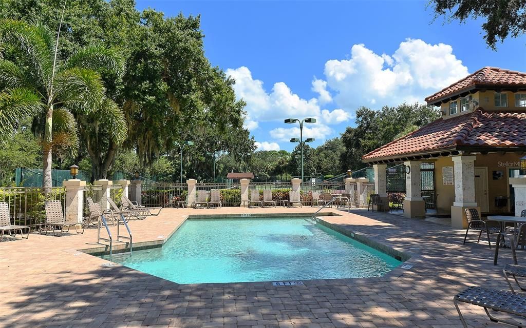 En Venta: $699,900 (3 camas, 2 baños, 2310 Pies cuadrados)