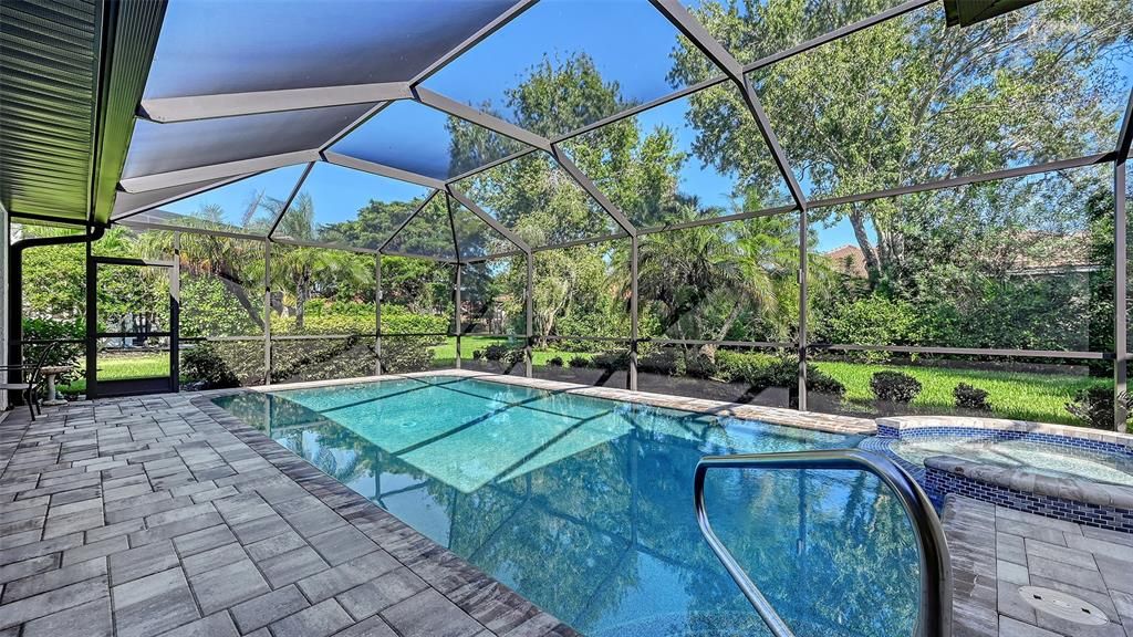 En Venta: $699,900 (3 camas, 2 baños, 2310 Pies cuadrados)