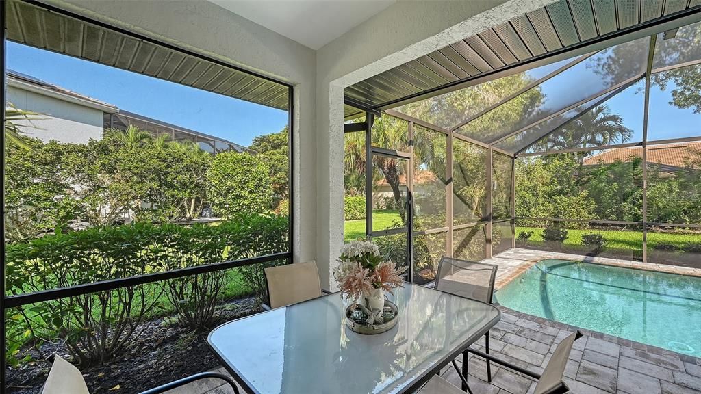 En Venta: $699,900 (3 camas, 2 baños, 2310 Pies cuadrados)