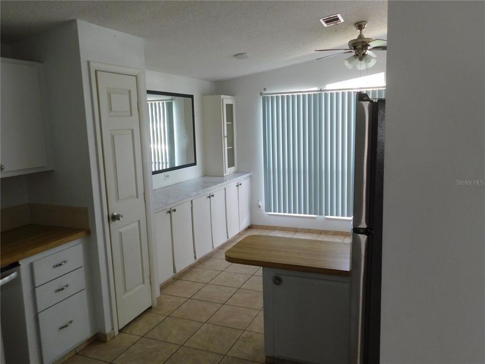 For Rent: $1,300 (2 beds, 2 baths, 1144 Square Feet)