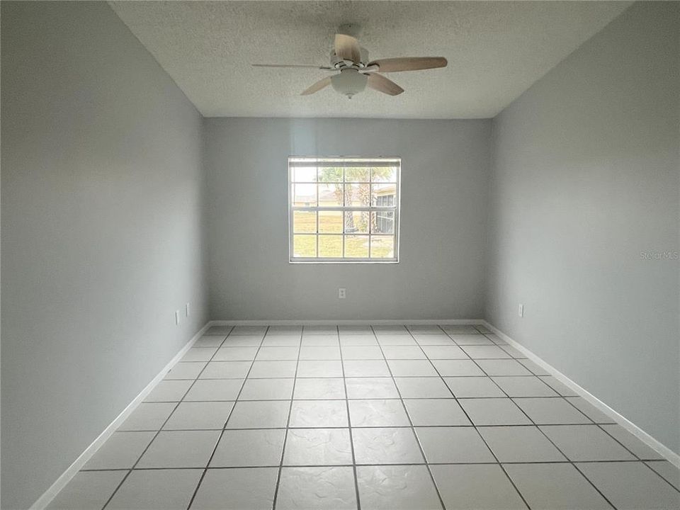 For Rent: $1,350 (2 beds, 1 baths, 950 Square Feet)