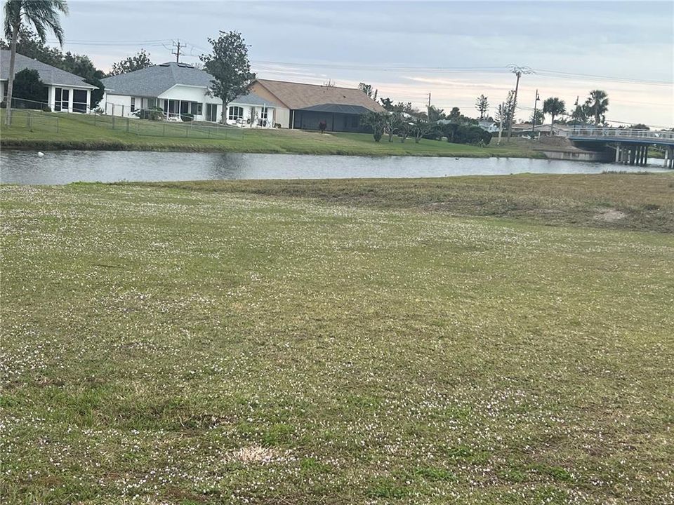 For Rent: $1,350 (2 beds, 1 baths, 950 Square Feet)