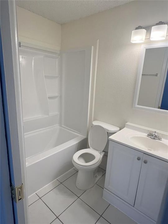 For Rent: $1,350 (2 beds, 1 baths, 950 Square Feet)