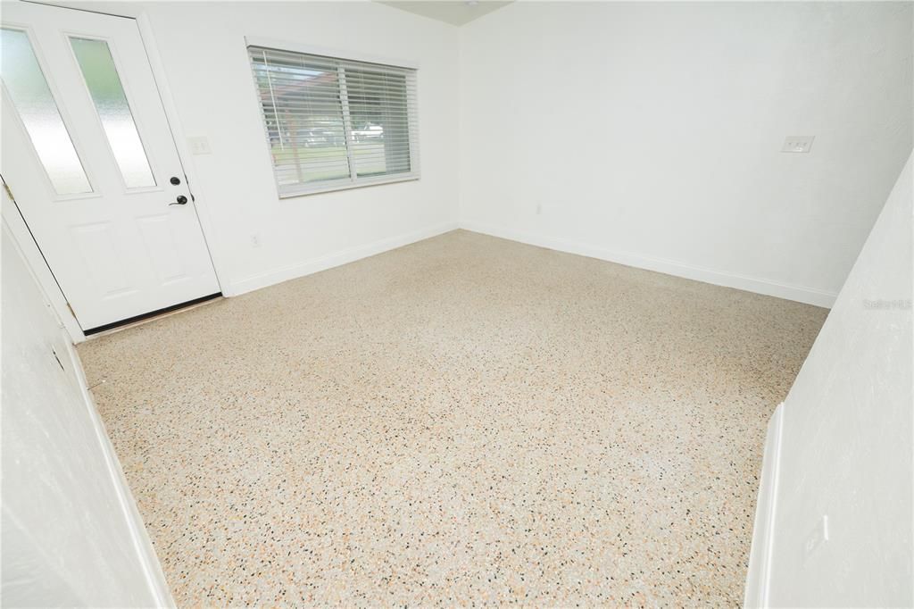 En Venta: $385,000 (4 camas, 2 baños, 1322 Pies cuadrados)