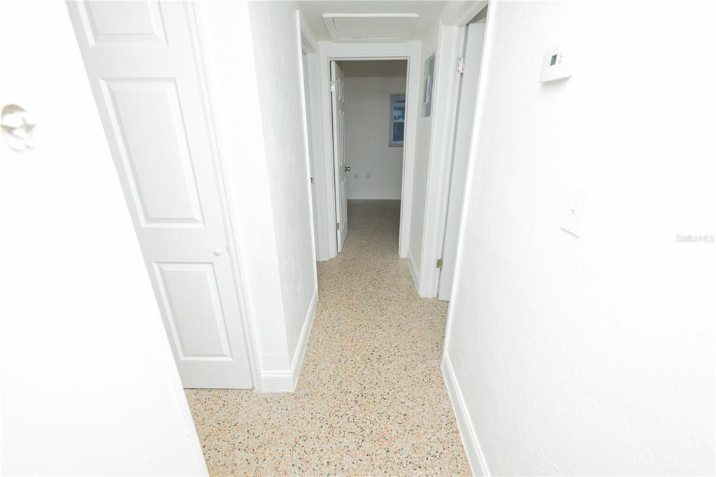 En Venta: $385,000 (4 camas, 2 baños, 1322 Pies cuadrados)
