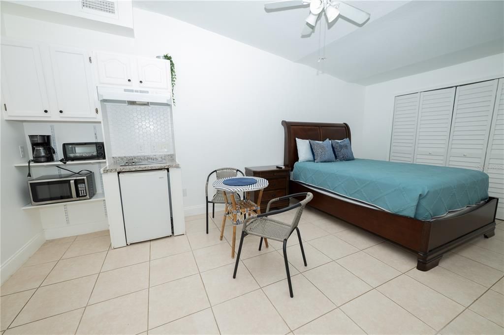 En Venta: $385,000 (4 camas, 2 baños, 1322 Pies cuadrados)