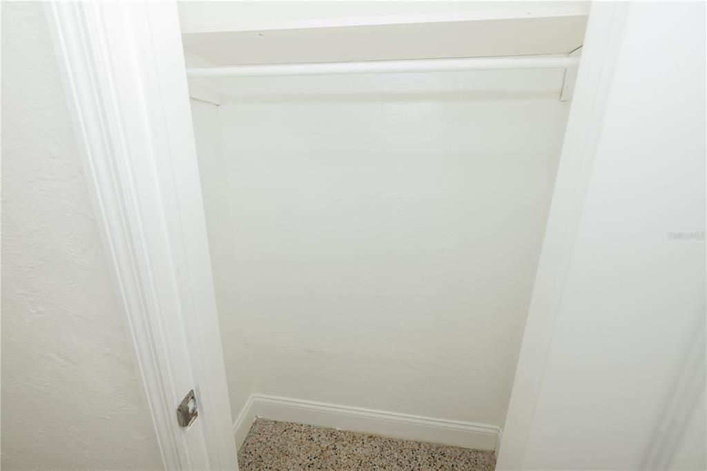 En Venta: $385,000 (4 camas, 2 baños, 1322 Pies cuadrados)