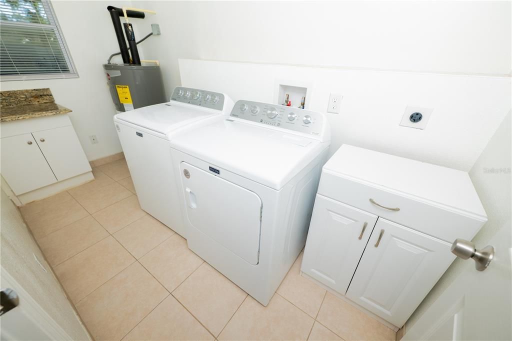 En Venta: $385,000 (4 camas, 2 baños, 1322 Pies cuadrados)