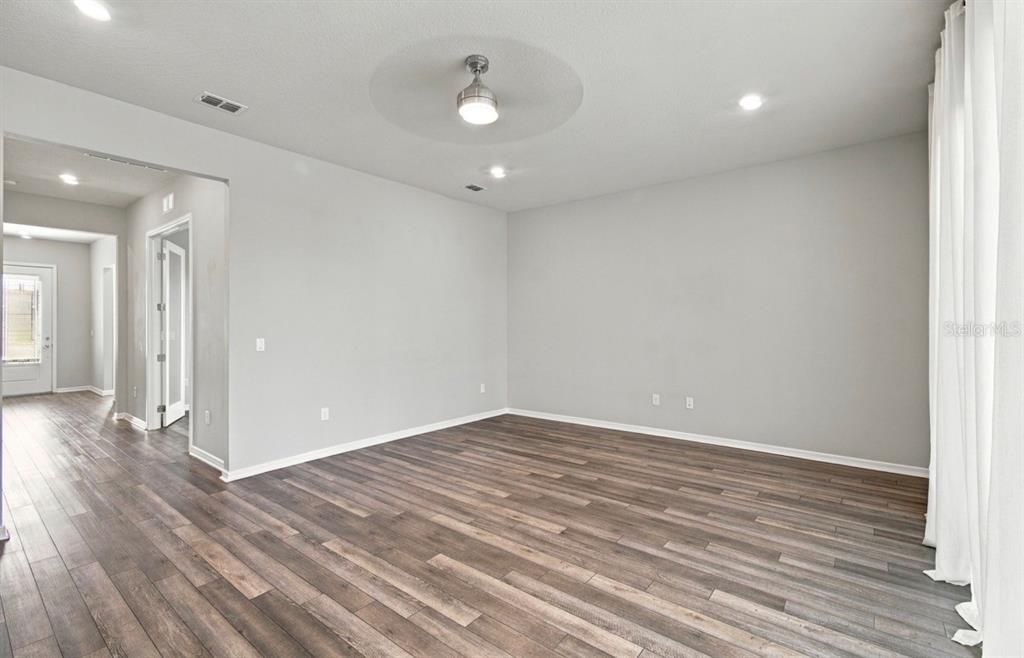 For Rent: $3,600 (5 beds, 4 baths, 3432 Square Feet)