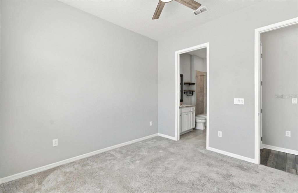 For Rent: $3,600 (5 beds, 4 baths, 3432 Square Feet)