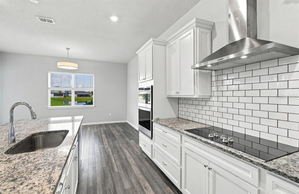 For Rent: $3,600 (5 beds, 4 baths, 3432 Square Feet)
