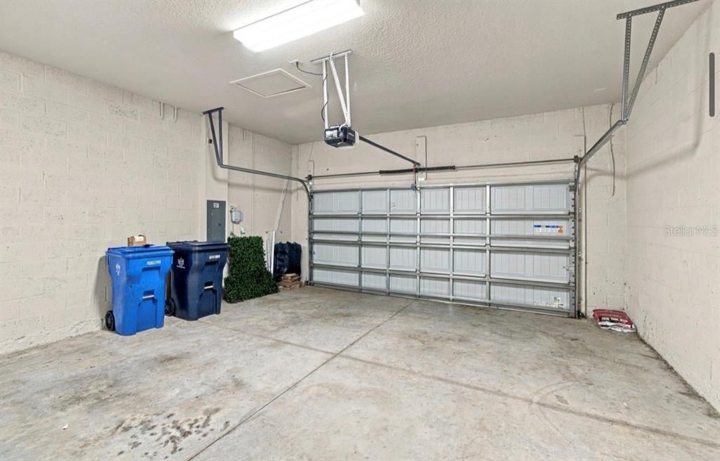 For Rent: $3,600 (5 beds, 4 baths, 3432 Square Feet)
