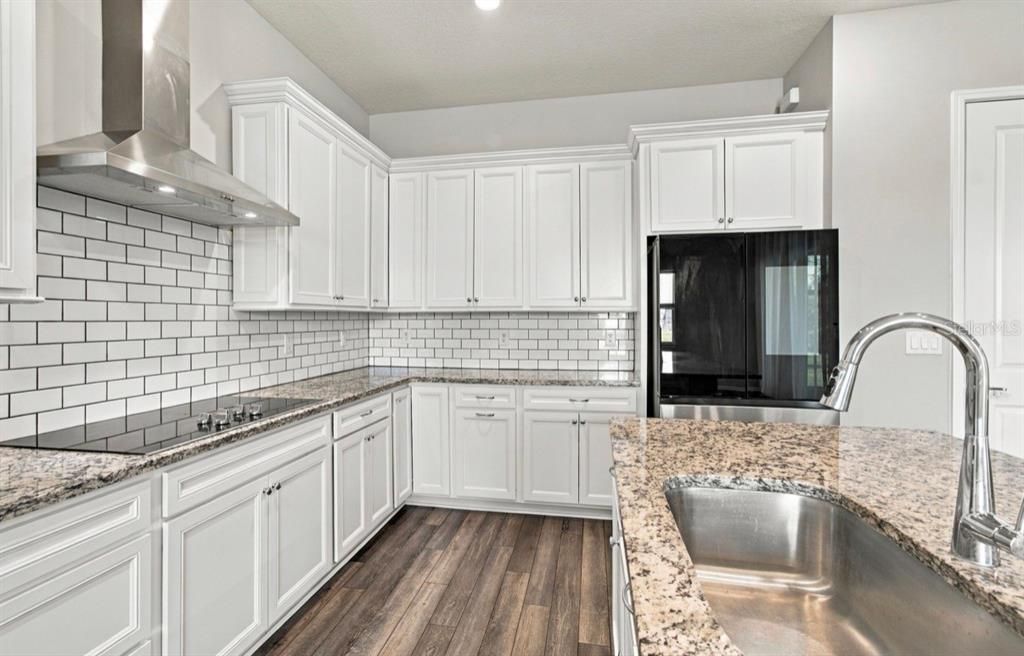 For Rent: $3,600 (5 beds, 4 baths, 3432 Square Feet)