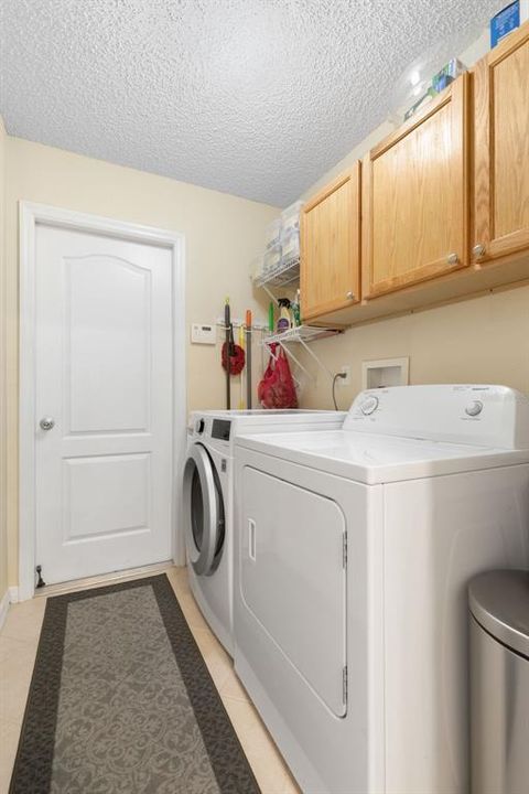 En Venta: $459,000 (4 camas, 2 baños, 2074 Pies cuadrados)