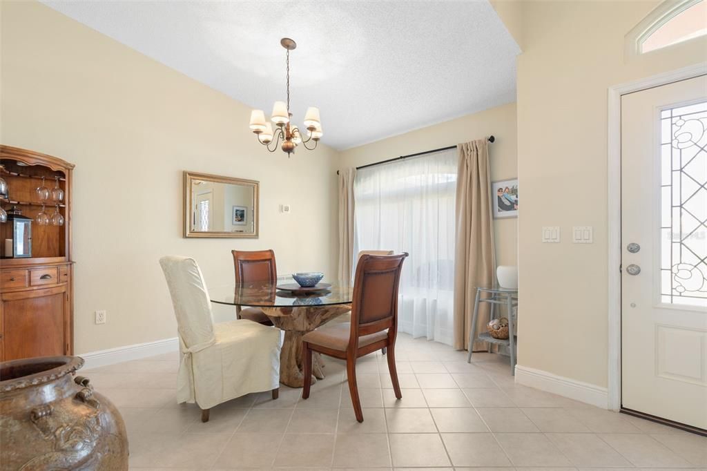 En Venta: $459,000 (4 camas, 2 baños, 2074 Pies cuadrados)