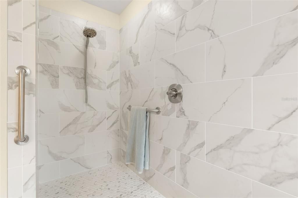 En Venta: $459,000 (4 camas, 2 baños, 2074 Pies cuadrados)