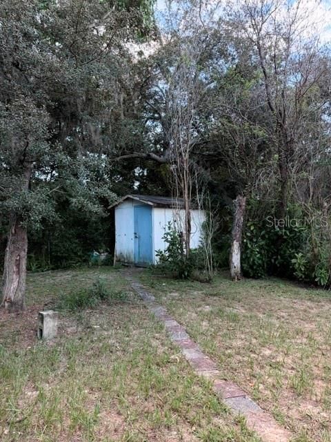 For Sale: $120,000 (2 beds, 1 baths, 684 Square Feet)