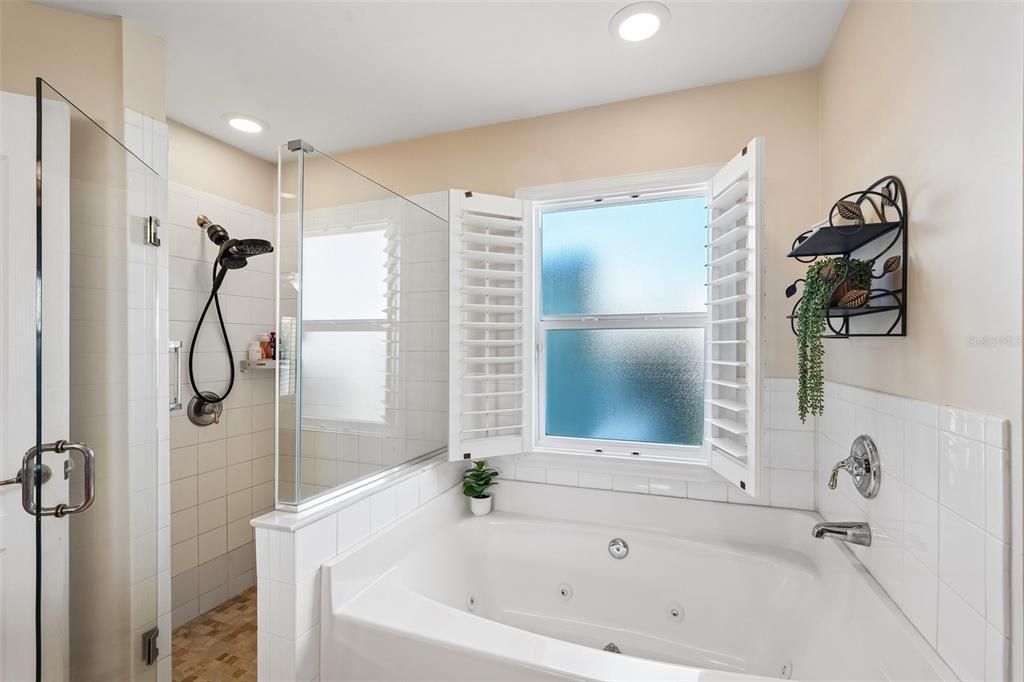 For Sale: $379,000 (3 beds, 2 baths, 1801 Square Feet)
