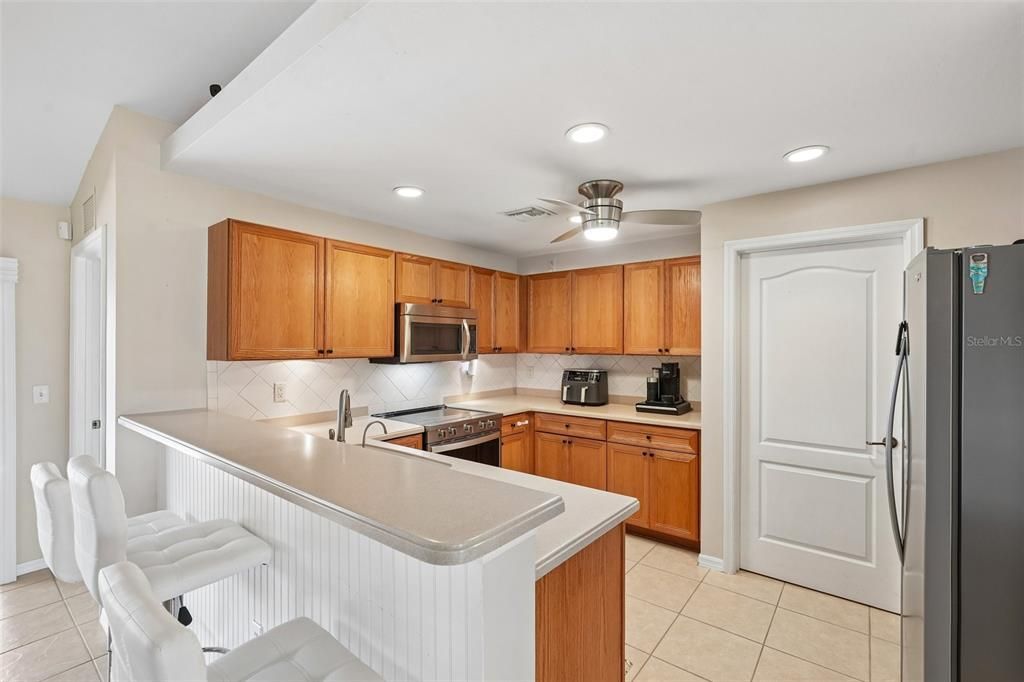 For Sale: $379,000 (3 beds, 2 baths, 1801 Square Feet)