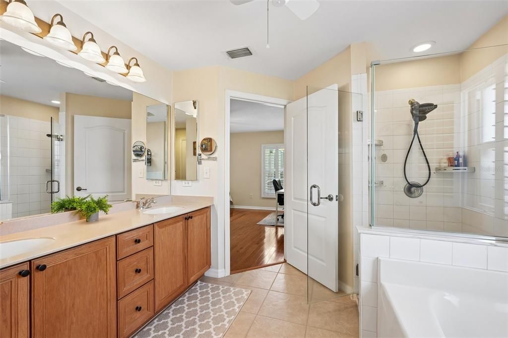For Sale: $379,000 (3 beds, 2 baths, 1801 Square Feet)
