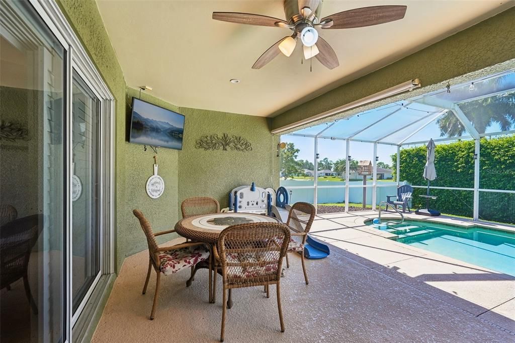 For Sale: $379,000 (3 beds, 2 baths, 1801 Square Feet)