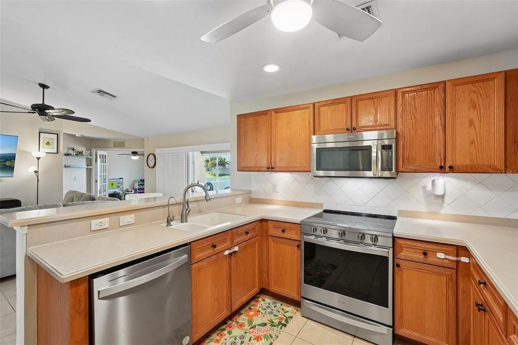 For Sale: $379,000 (3 beds, 2 baths, 1801 Square Feet)