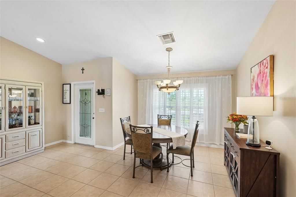 For Sale: $379,000 (3 beds, 2 baths, 1801 Square Feet)