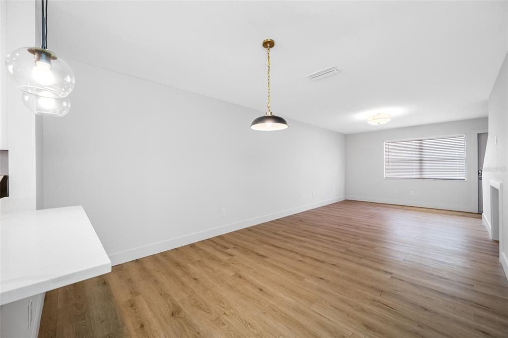 En Renta: $2,095 (2 camas, 2 baños, 1200 Pies cuadrados)