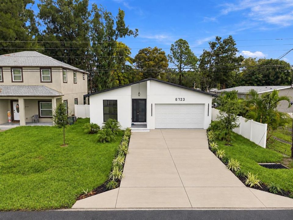For Sale: $514,900 (3 beds, 2 baths, 1637 Square Feet)
