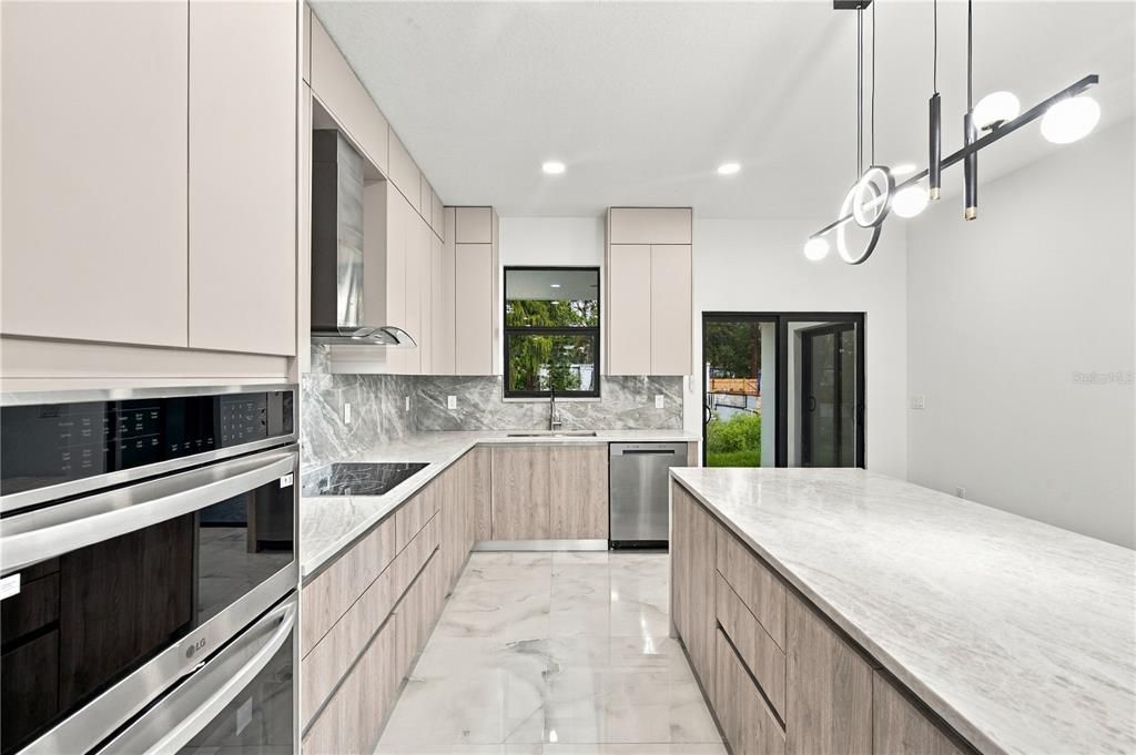 For Sale: $514,900 (3 beds, 2 baths, 1637 Square Feet)