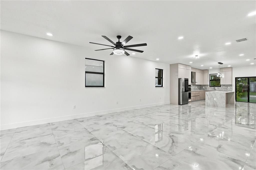 For Sale: $514,900 (3 beds, 2 baths, 1637 Square Feet)