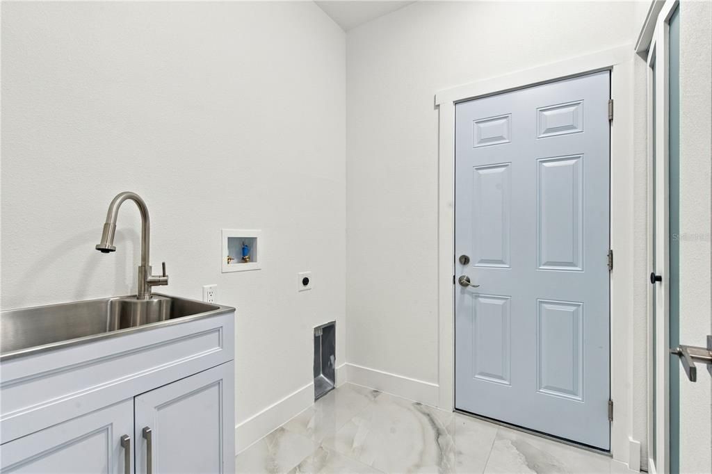 For Sale: $514,900 (3 beds, 2 baths, 1637 Square Feet)