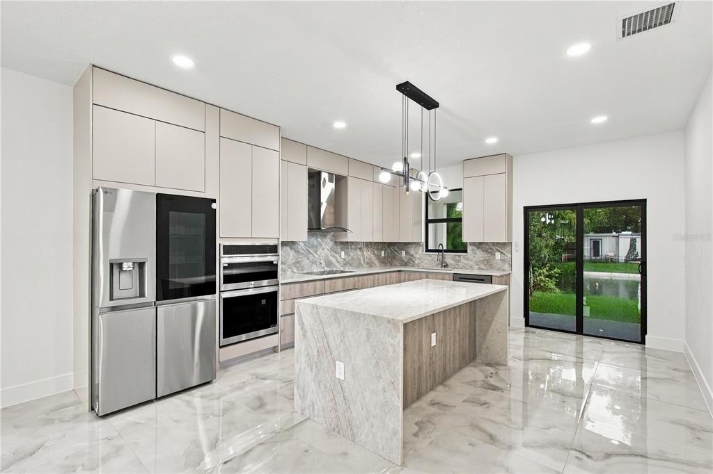 For Sale: $514,900 (3 beds, 2 baths, 1637 Square Feet)