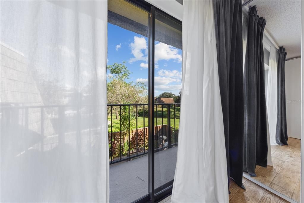 For Sale: $250,000 (2 beds, 2 baths, 1285 Square Feet)