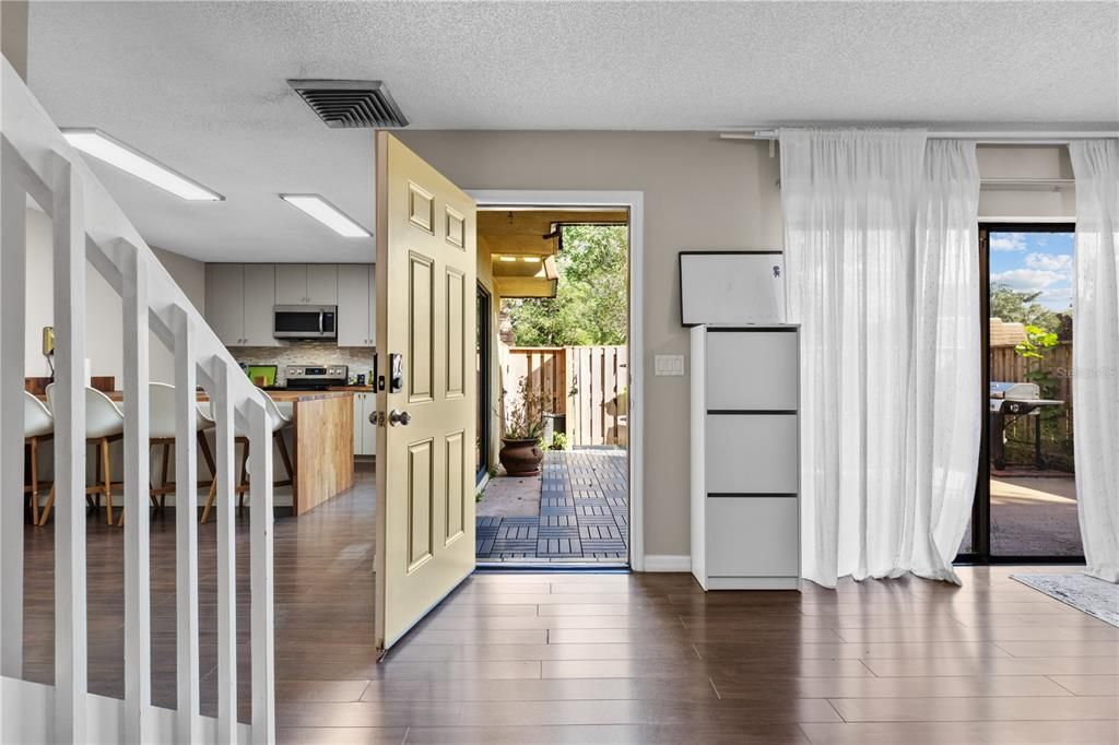 For Sale: $250,000 (2 beds, 2 baths, 1285 Square Feet)