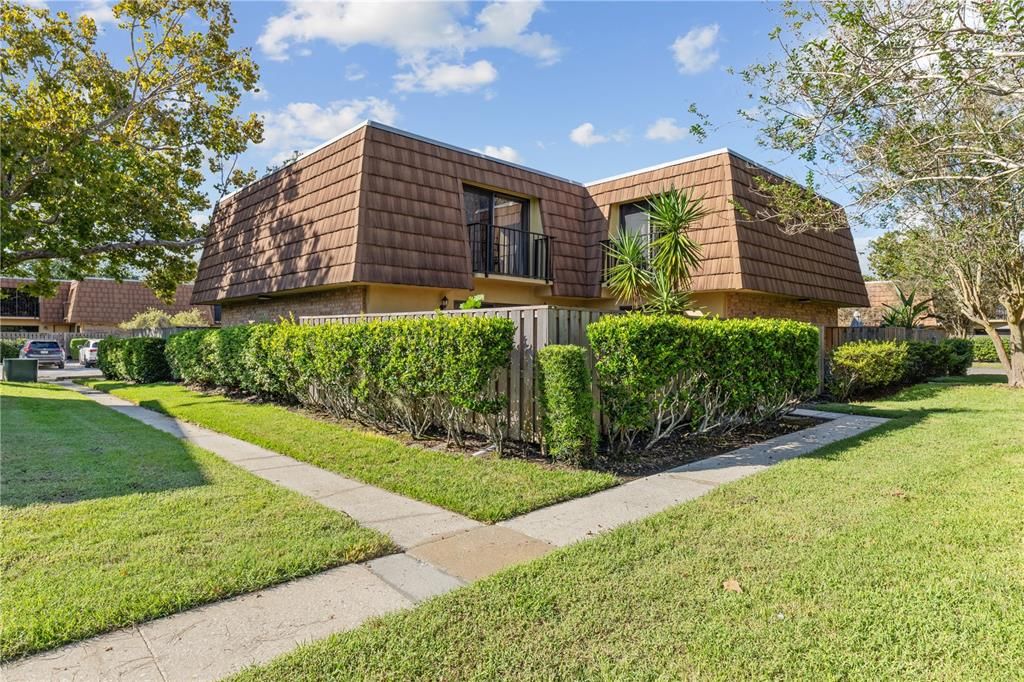 For Sale: $250,000 (2 beds, 2 baths, 1285 Square Feet)