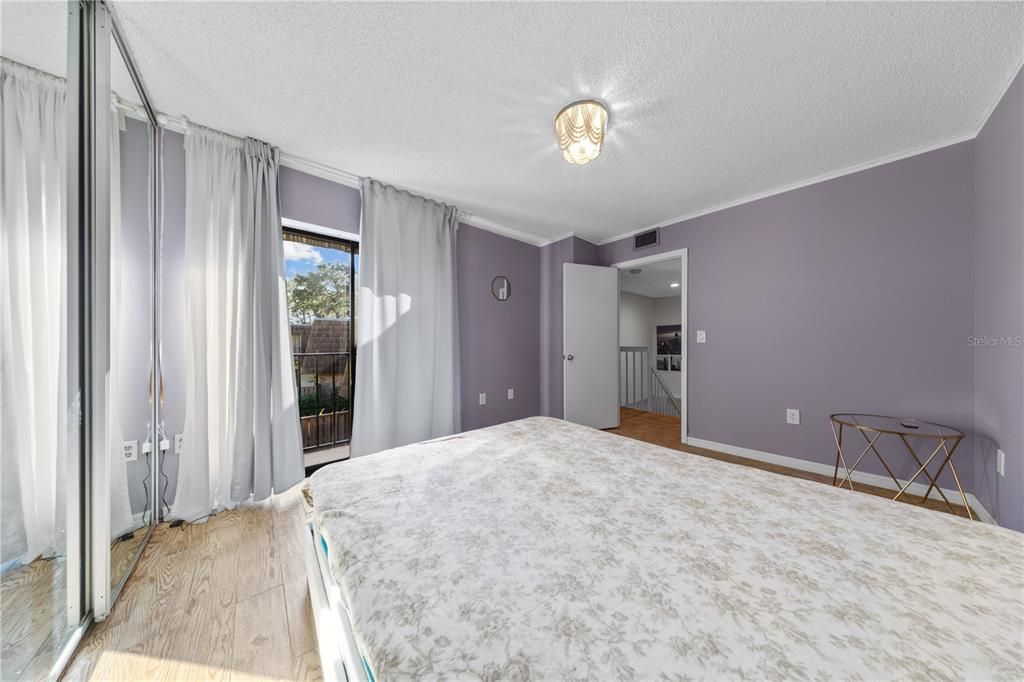 For Sale: $250,000 (2 beds, 2 baths, 1285 Square Feet)