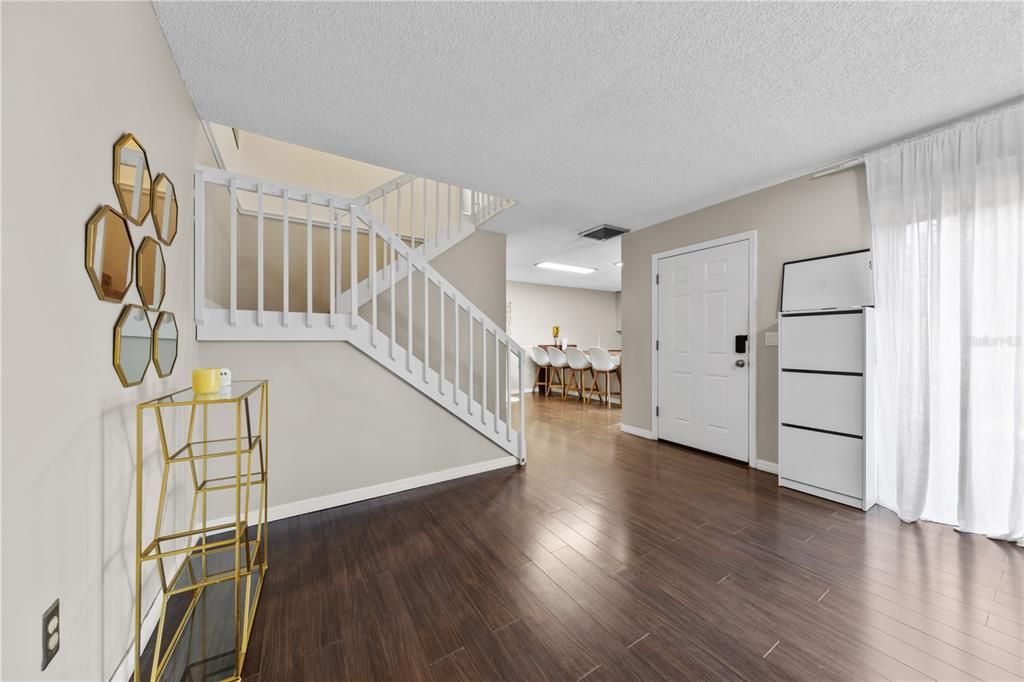 For Sale: $250,000 (2 beds, 2 baths, 1285 Square Feet)