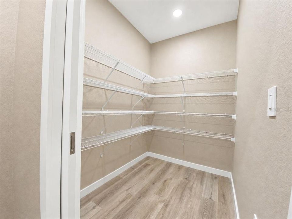 На продажу: $299,000 (3 спален, 2 ванн, 1529 Квадратных фут)