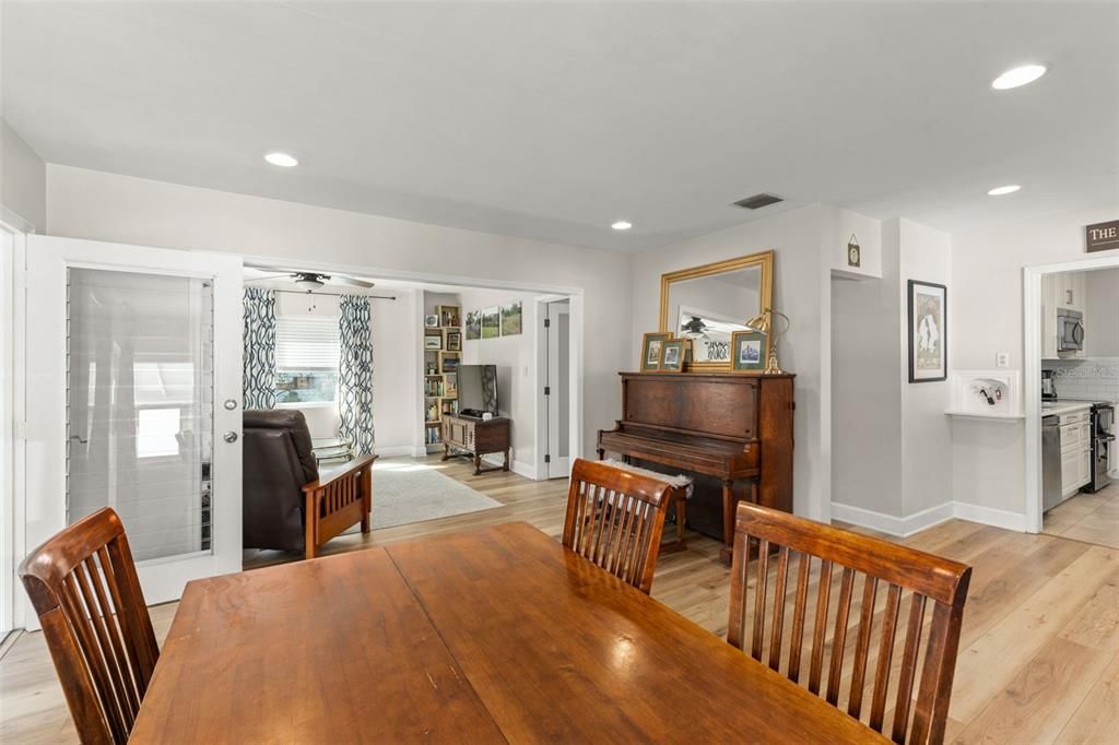 For Sale: $530,000 (3 beds, 2 baths, 1548 Square Feet)