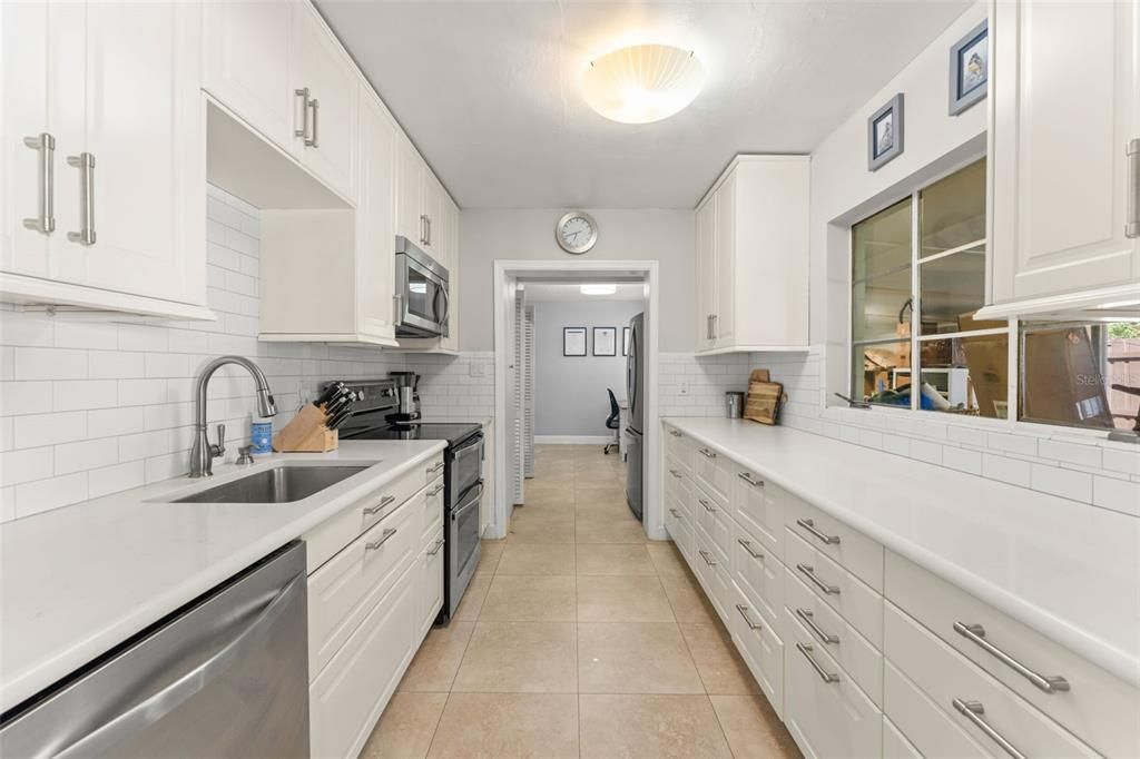 For Sale: $530,000 (3 beds, 2 baths, 1548 Square Feet)